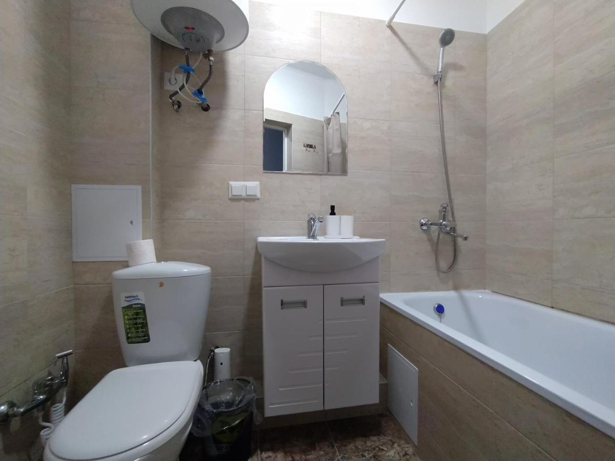Aura On Sydykova Street 290 Appartement Bisjkek Buitenkant foto